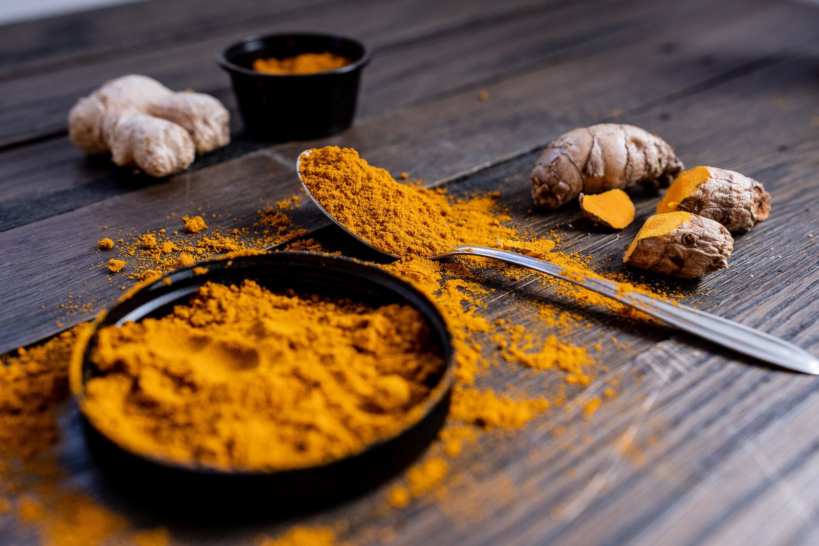 Freshly ground spice powders