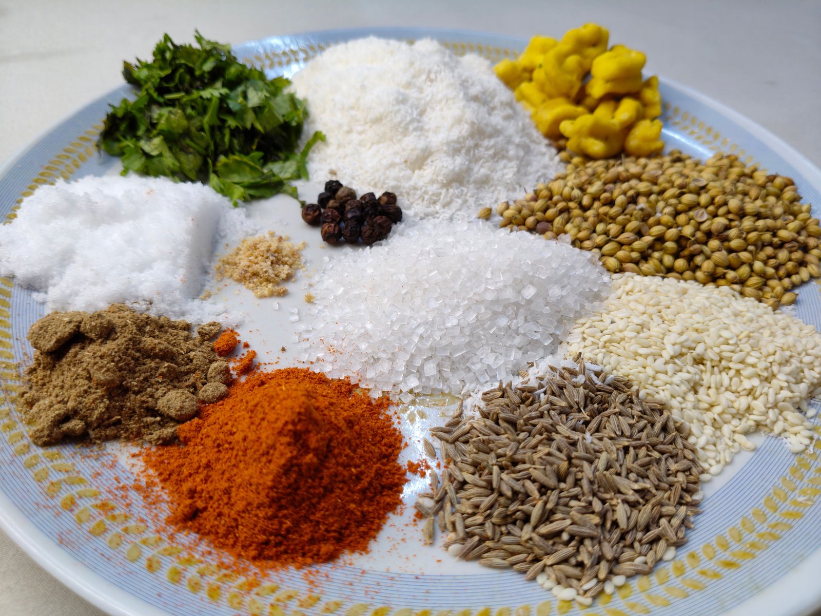 Whole aromatic spices